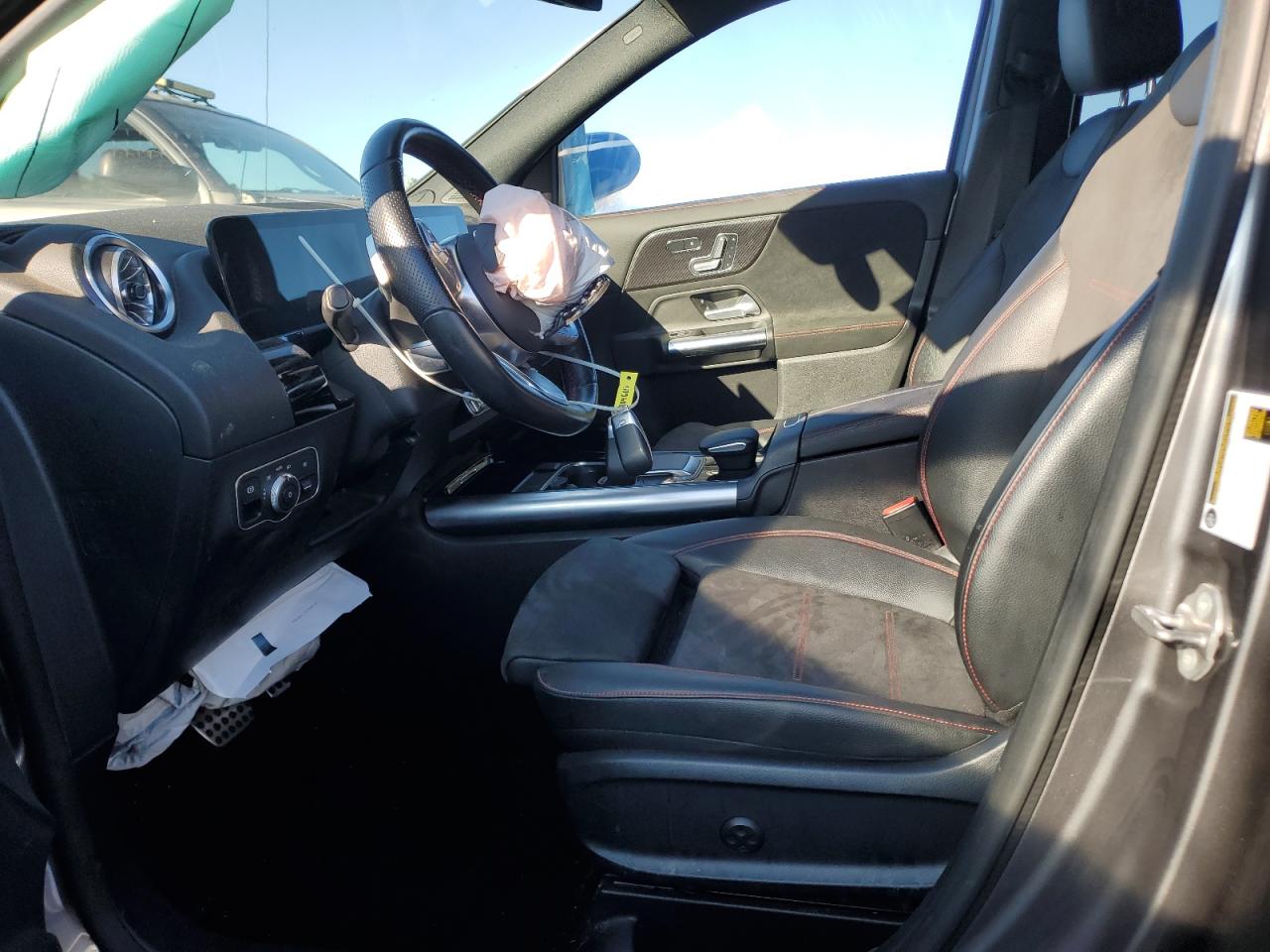 Mercedes-Benz GLA 250 Image 9