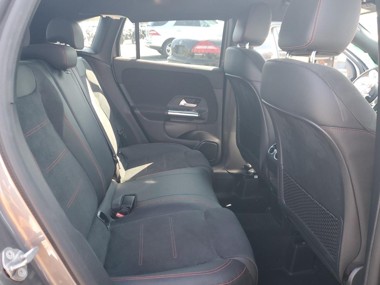 Mercedes-Benz GLA 250 Image 7