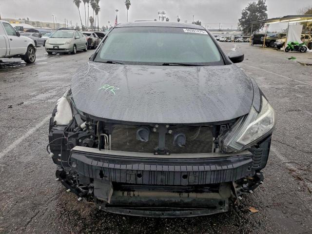 Nissan Altima 2.5 Image 4