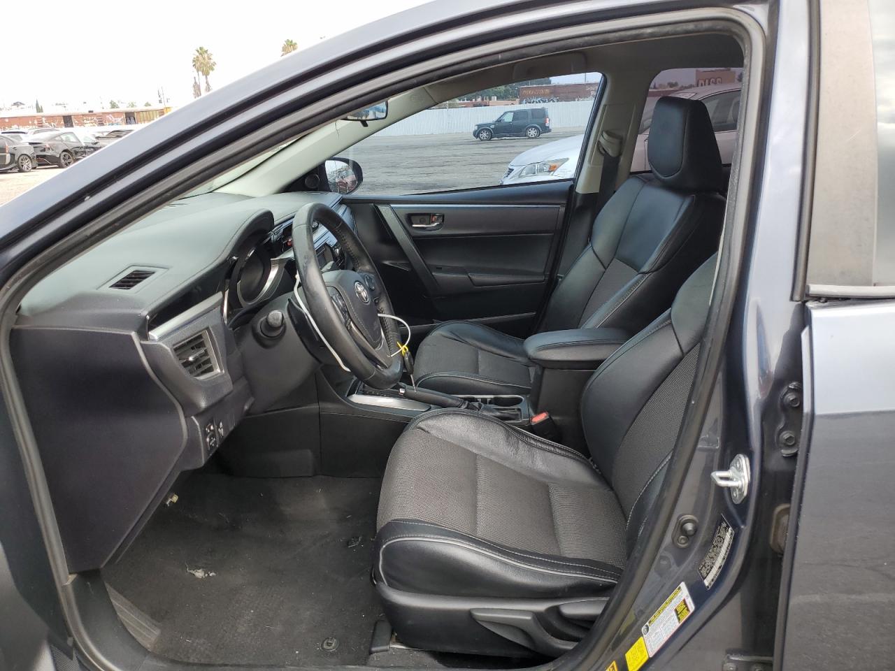 Toyota Corolla L Image 8