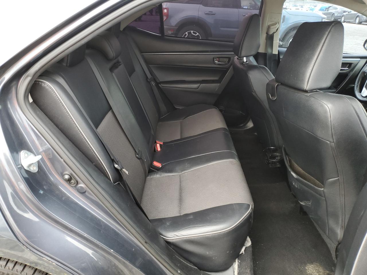 Toyota Corolla L Image 5