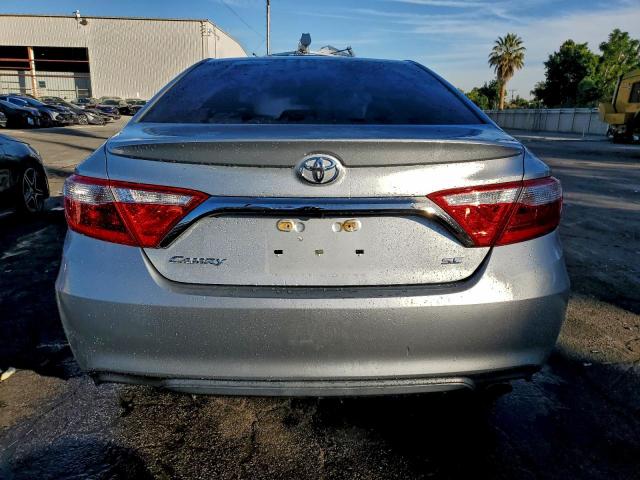 Toyota Camry Le Image 2