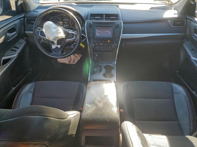 Toyota Camry Le Image 4