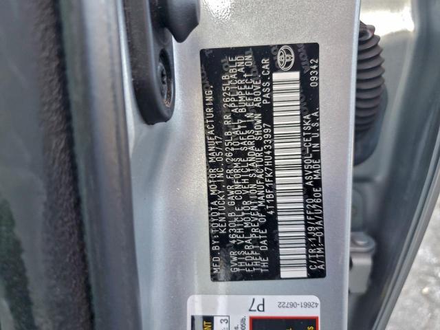 Toyota Camry Le Image 7