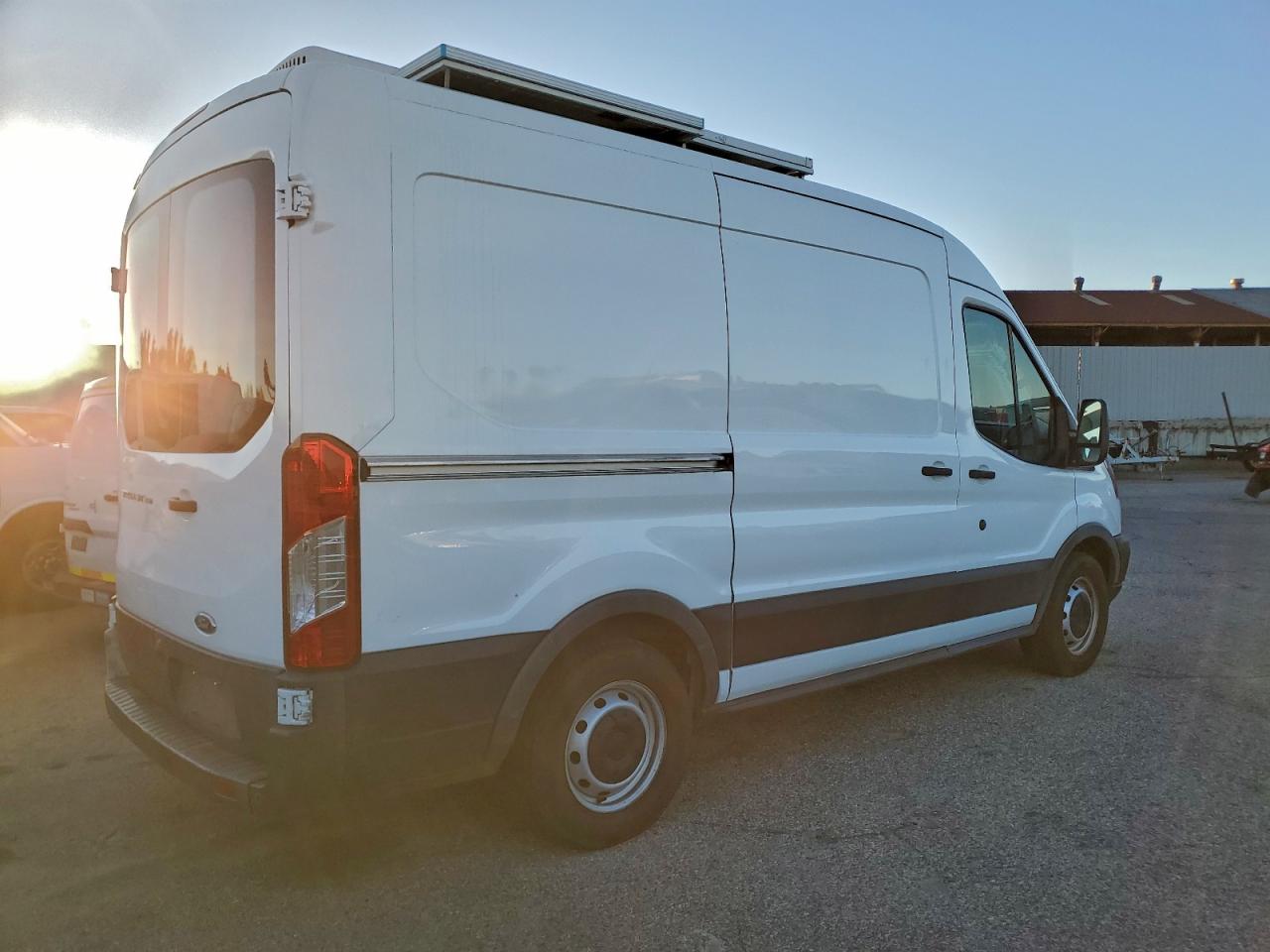 Ford Transit T-150 Image 2