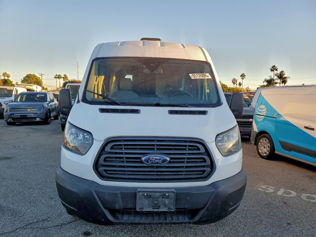 Ford Transit T-150 Image 8