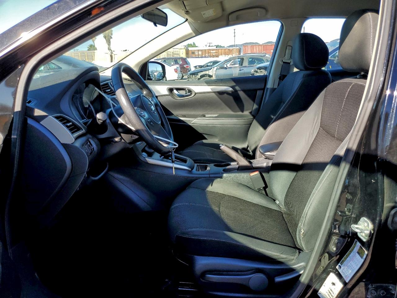 Nissan Sentra S Image 3