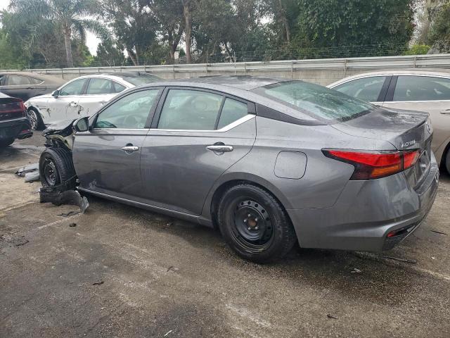 Nissan Altima S Image 2