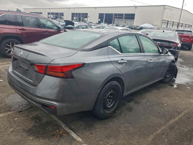 Nissan Altima S Image 7