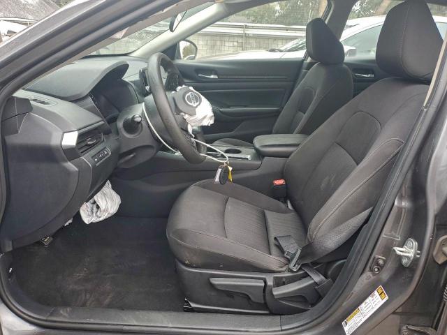 Nissan Altima S Image 3