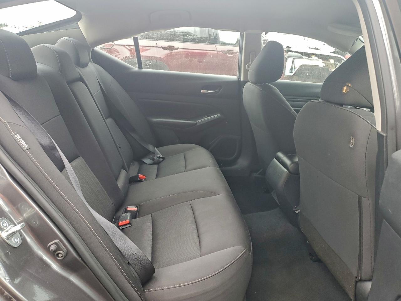 Nissan Altima S Image 11