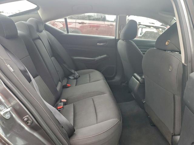 Nissan Altima S Image 11