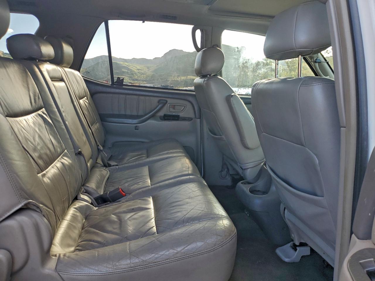 Toyota Sequoia Limited Image 3