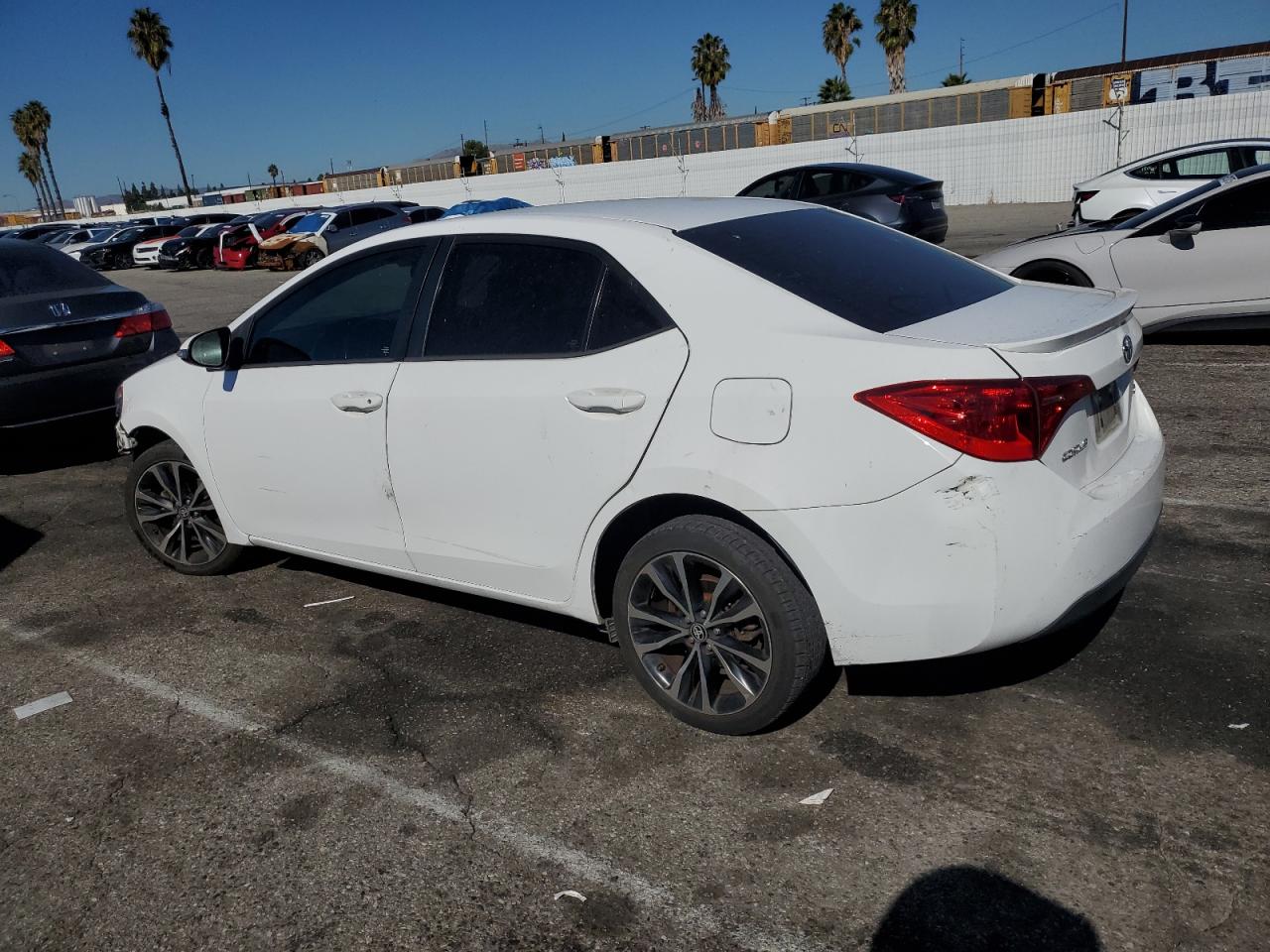 Toyota Corolla L Image 8