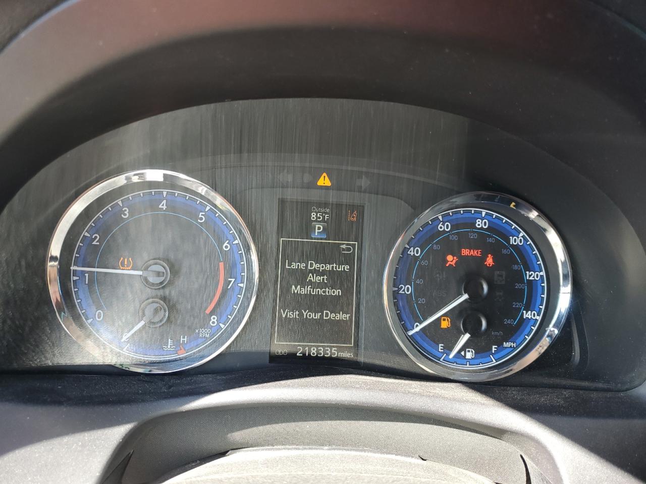 Toyota Corolla L Image 9