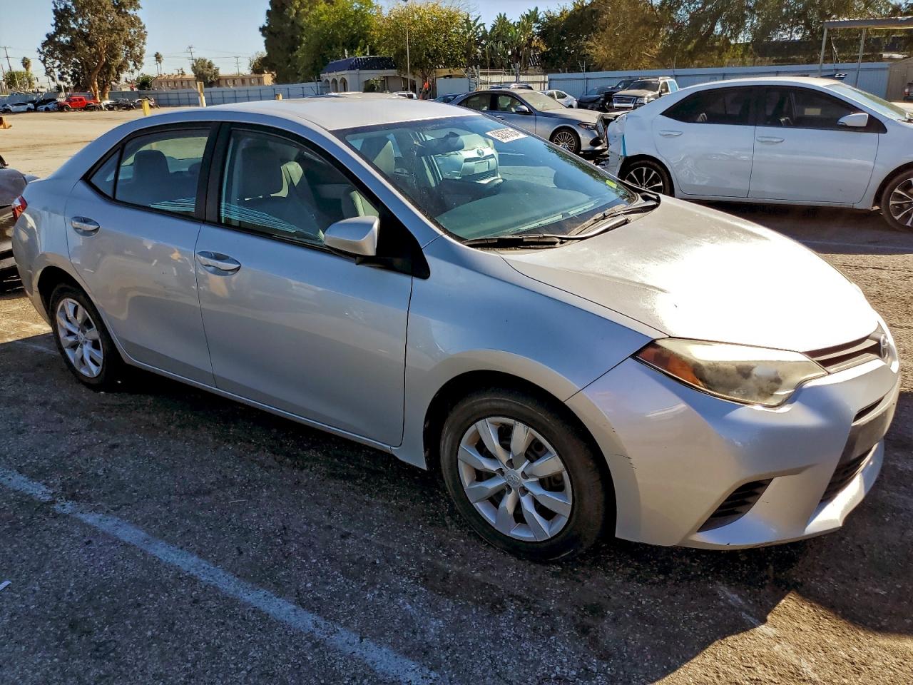 Toyota Corolla L Image 4