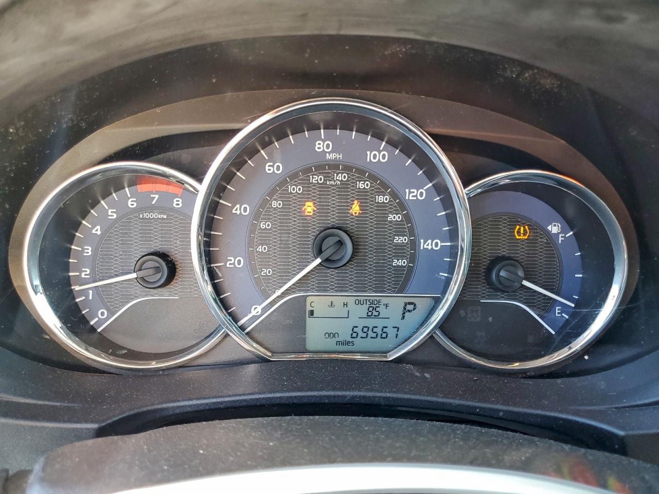 Toyota Corolla L Image 9