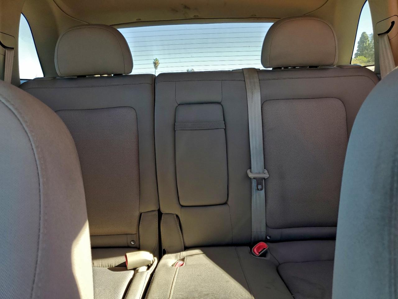 Saturn Vue Xe Image 10