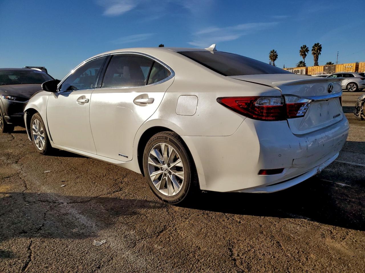 Lexus Es 300h Image 2
