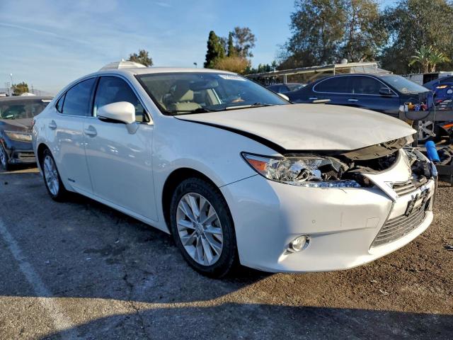Lexus Es 300h Image 8