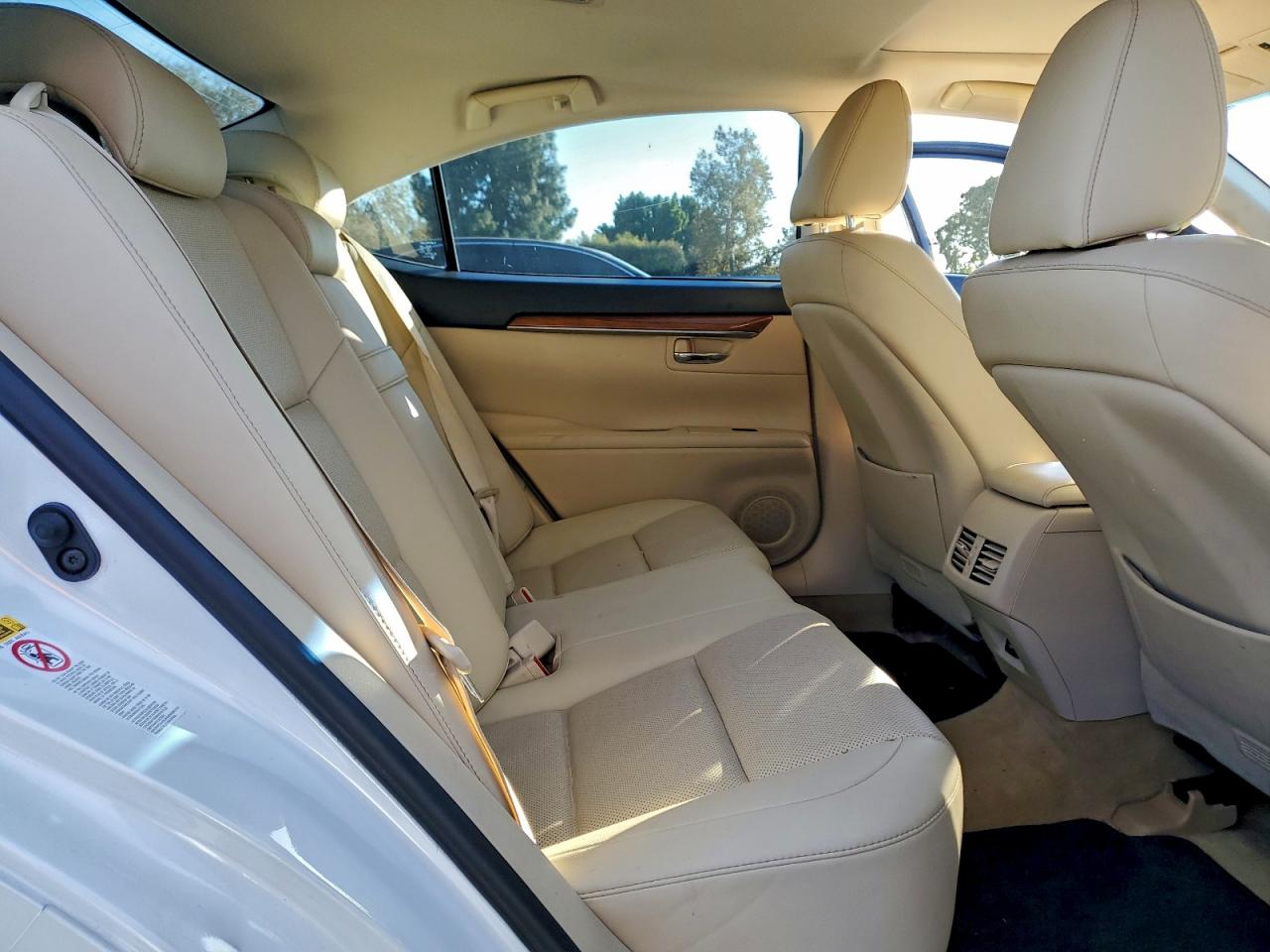 Lexus Es 300h Image 11