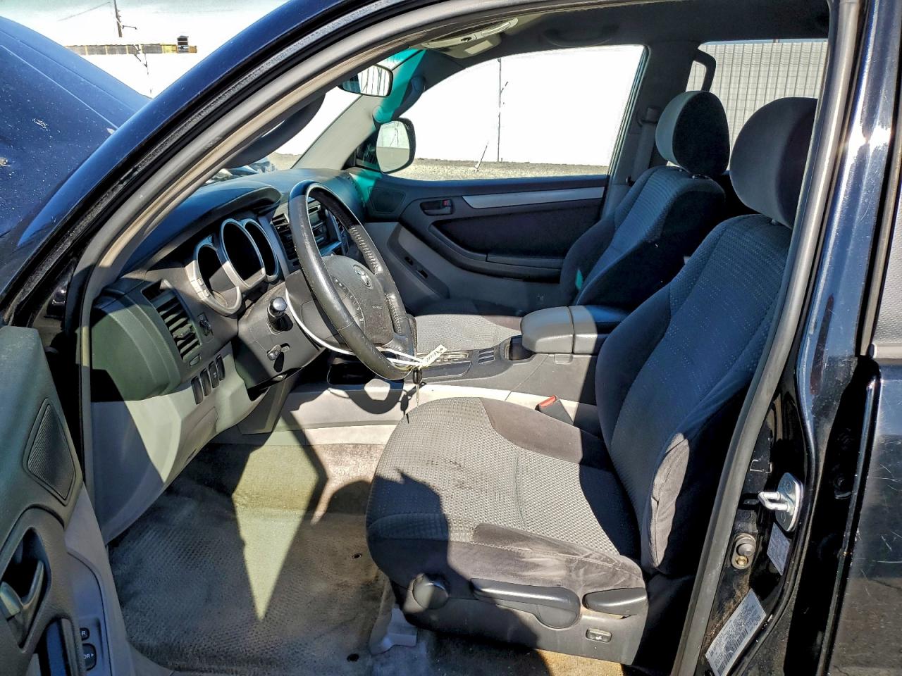 Toyota 4Runner Sr5 Image 3