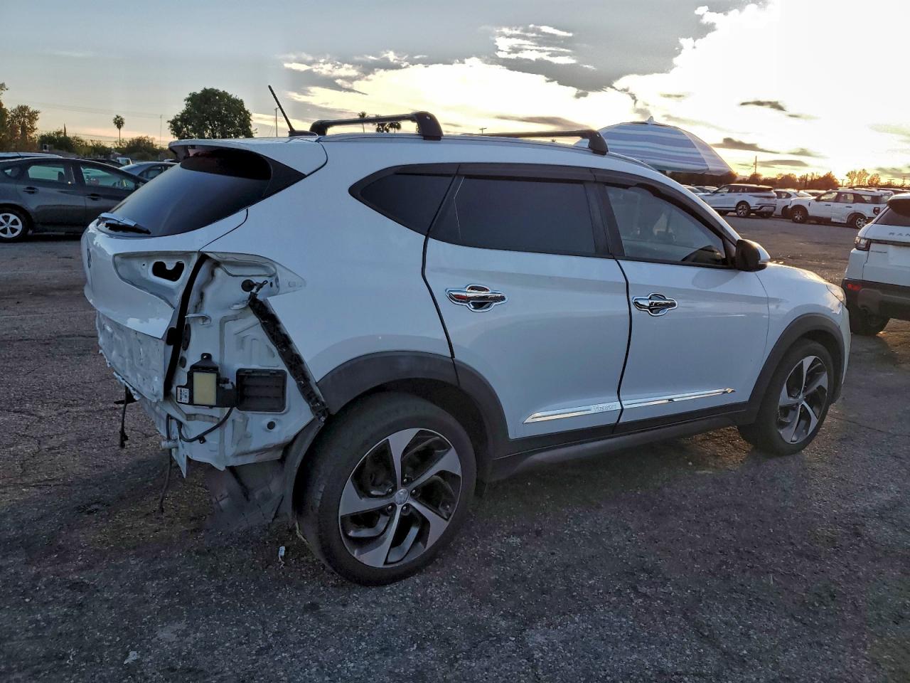 Hyundai TUCSON Limited Image 2