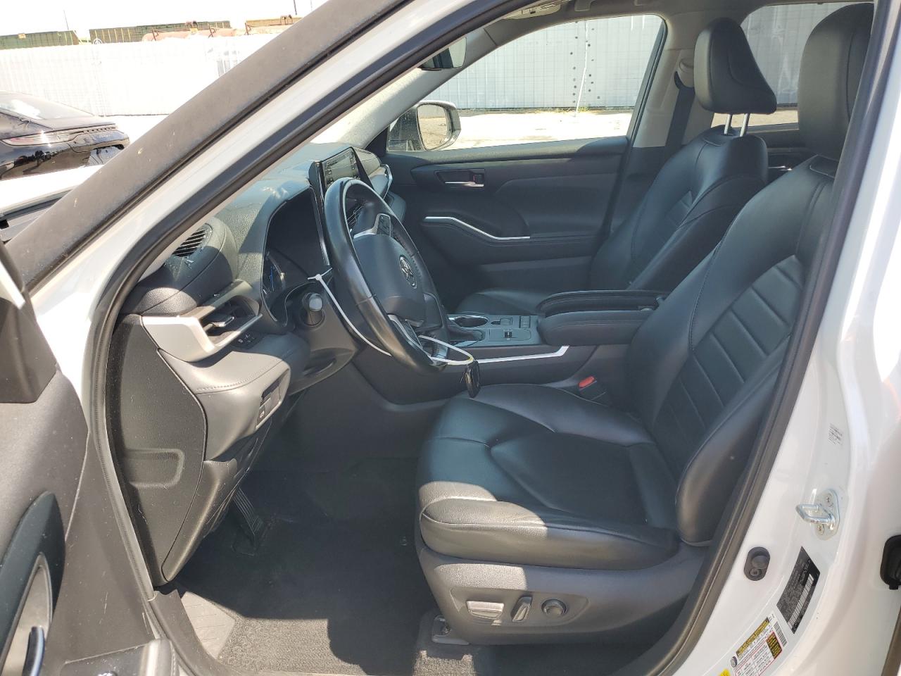 Toyota Highlander Hybrid Xle Image 6