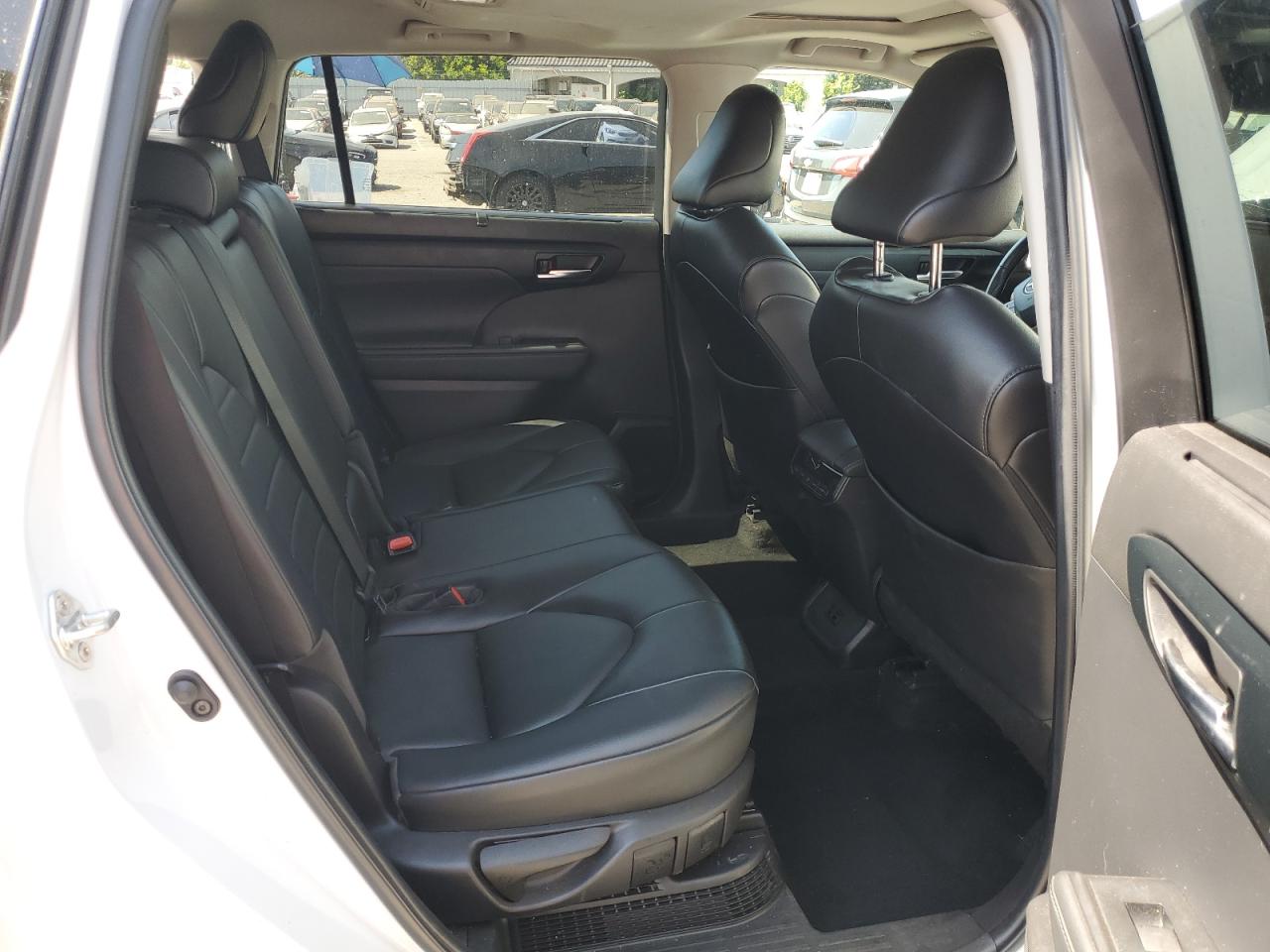 Toyota Highlander Hybrid Xle Image 10