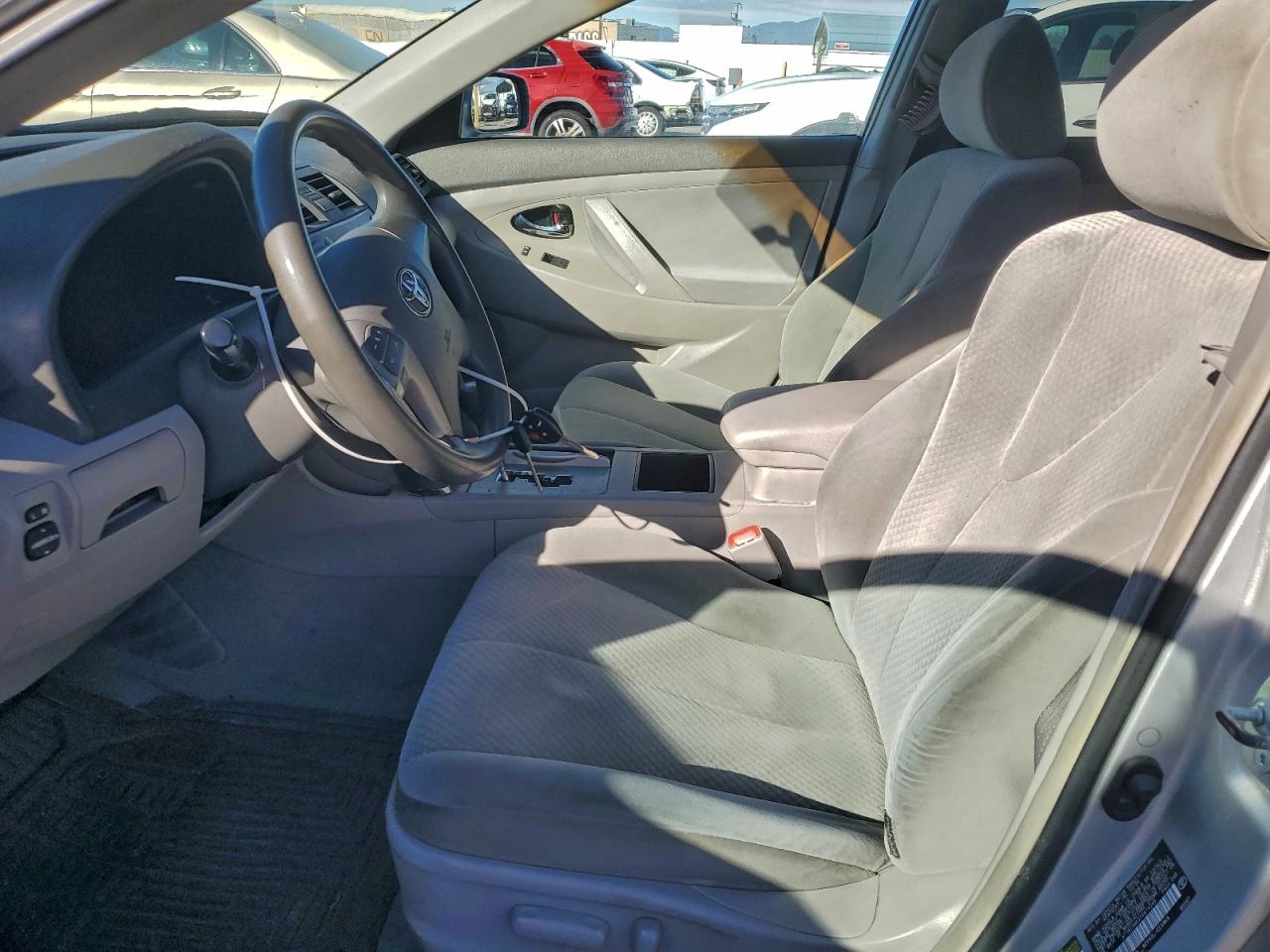 Toyota Camry Ce Image 2