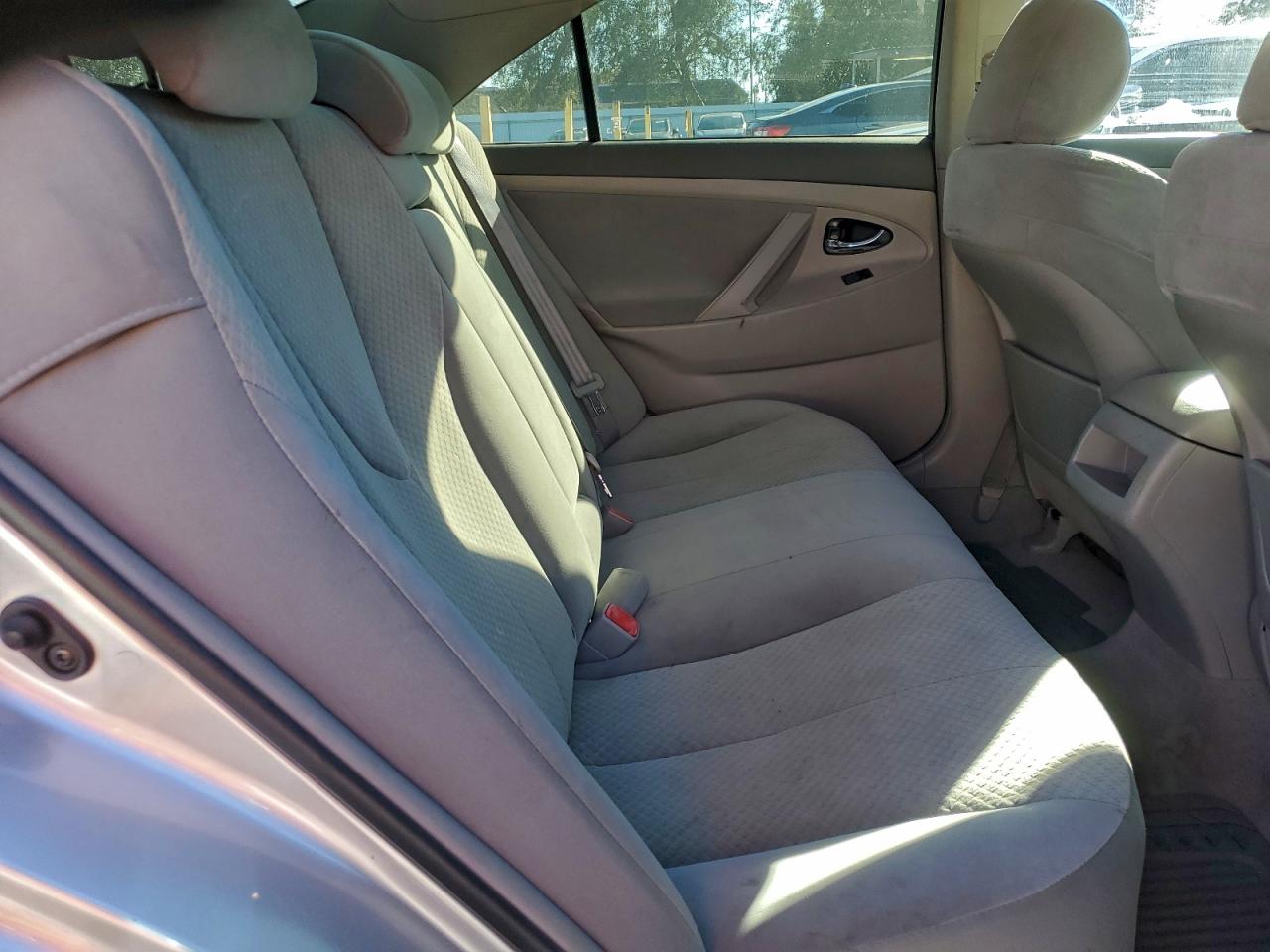 Toyota Camry Ce Image 7