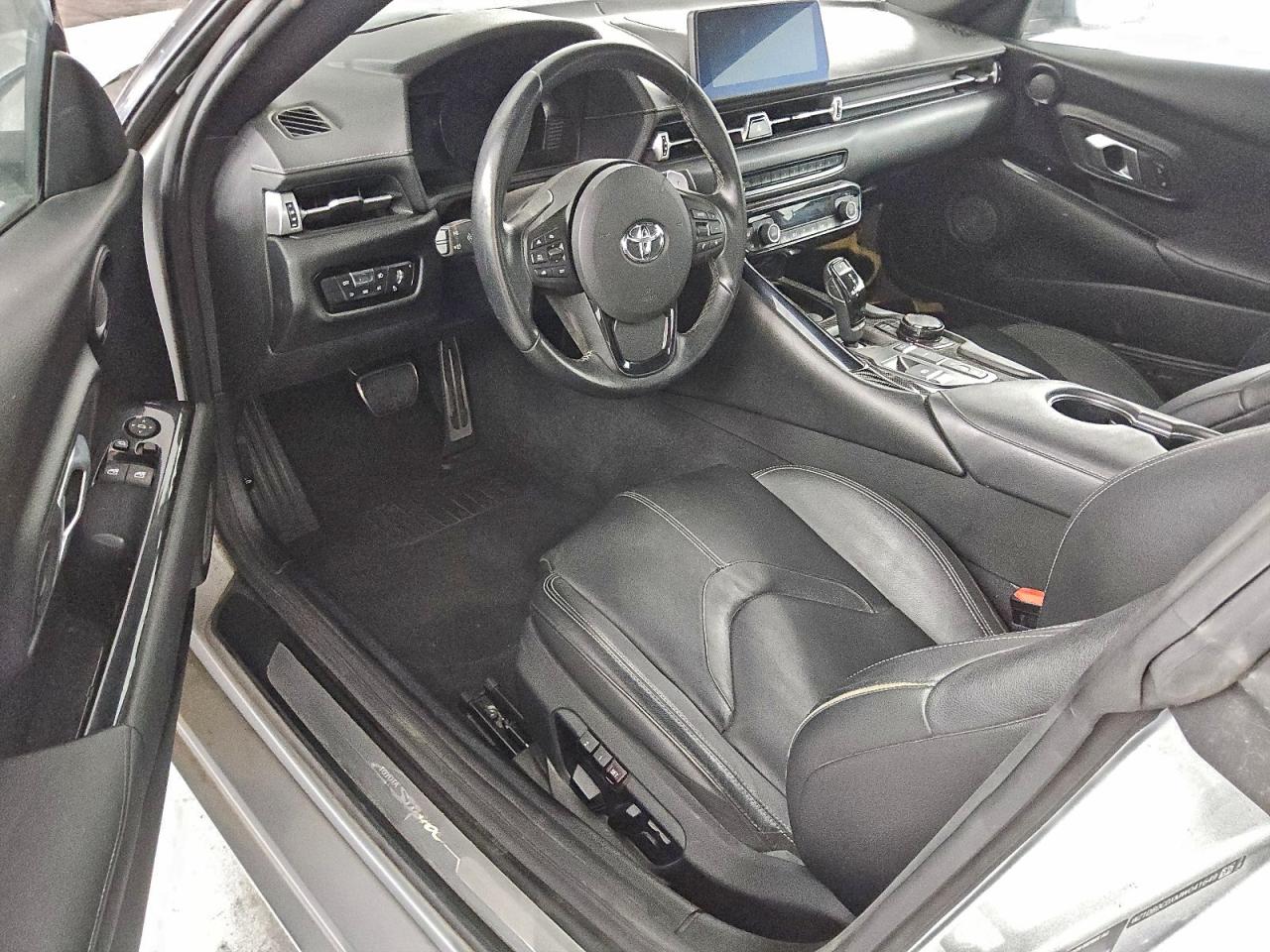 Toyota Supra Base Image 12