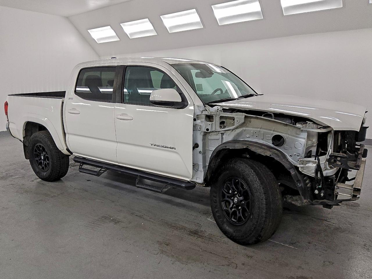Toyota Tacoma Double Cab Image 9