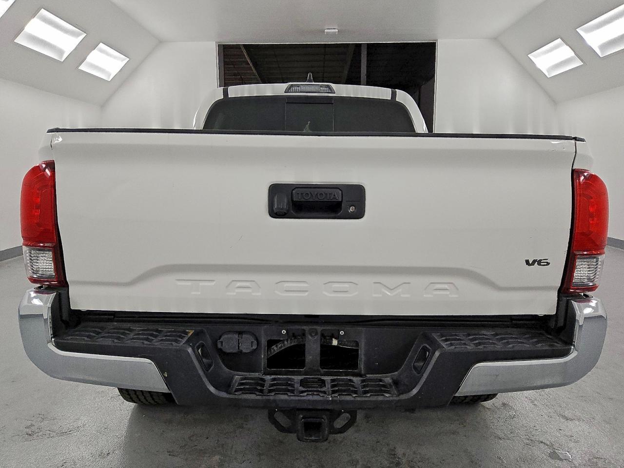 Toyota Tacoma Double Cab Image 8