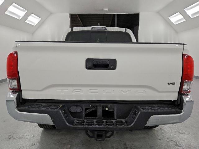 Toyota Tacoma Double Cab Image 8