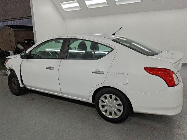 Nissan Versa S Image 2