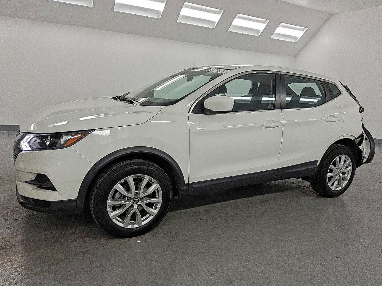 Nissan Rogue S Image 1