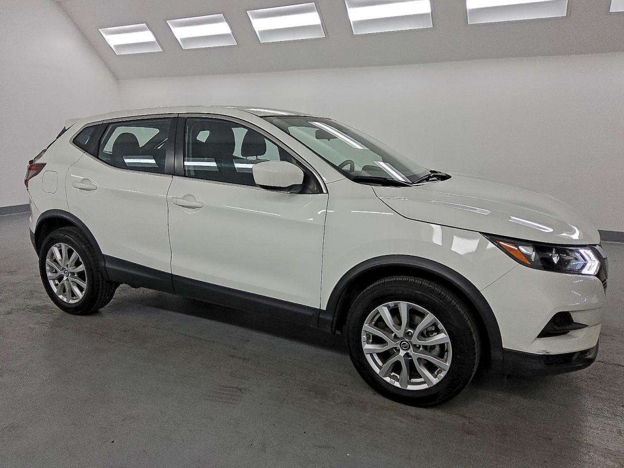 Nissan Rogue S Image 6