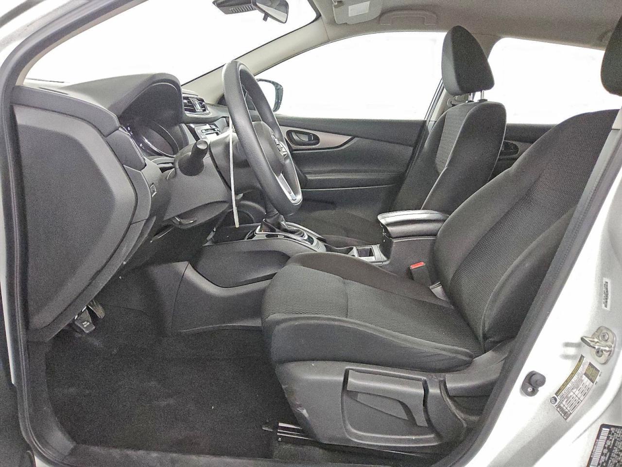 Nissan Rogue S Image 4