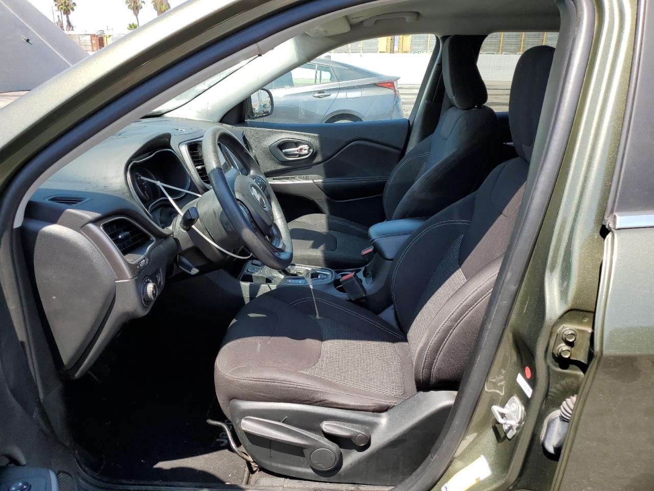 Jeep Grand Cherokee Latitude Image 7