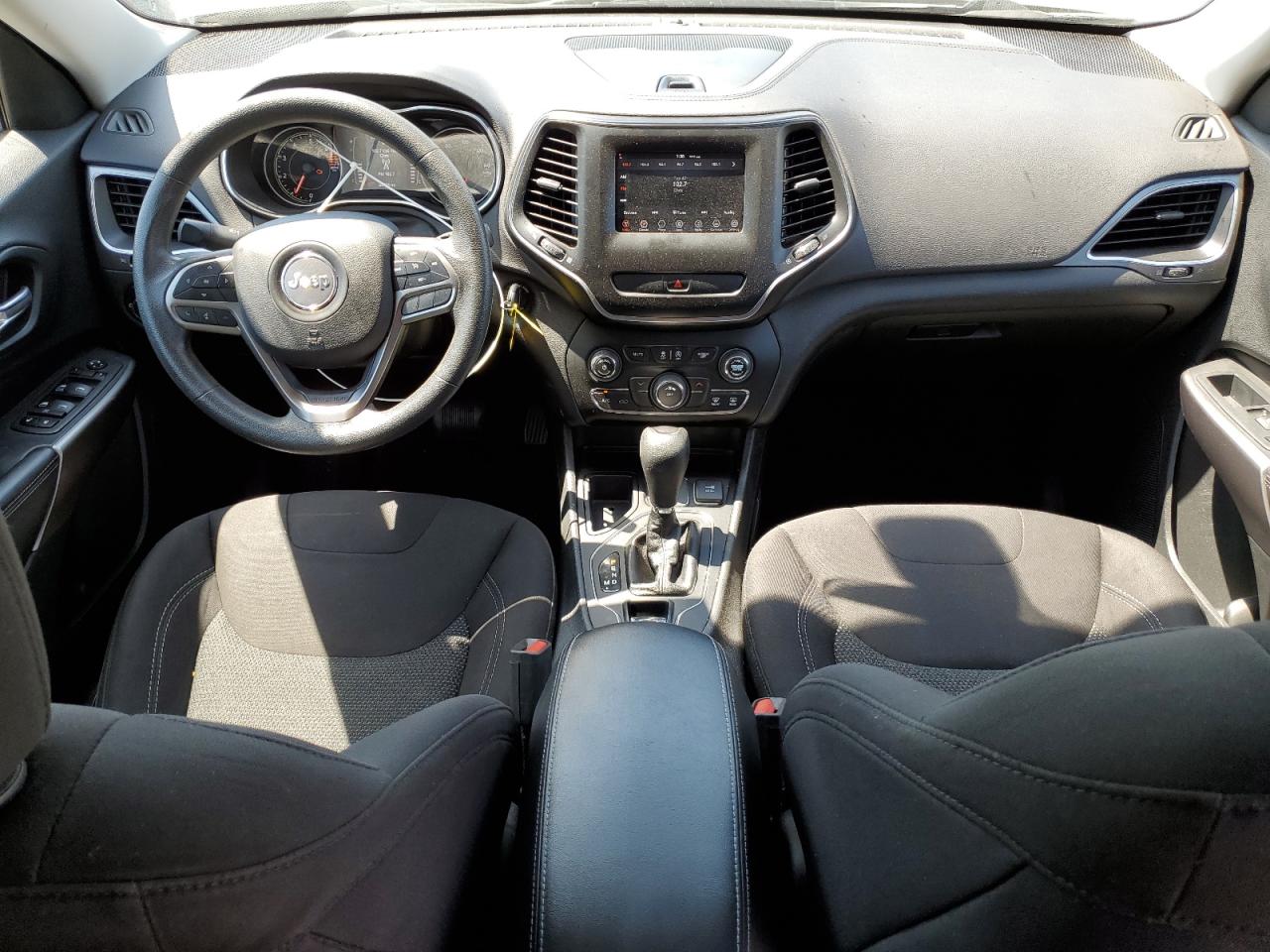 Jeep Grand Cherokee Latitude Image 4