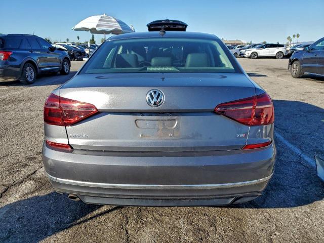 Volkswagen Passat S Image 9