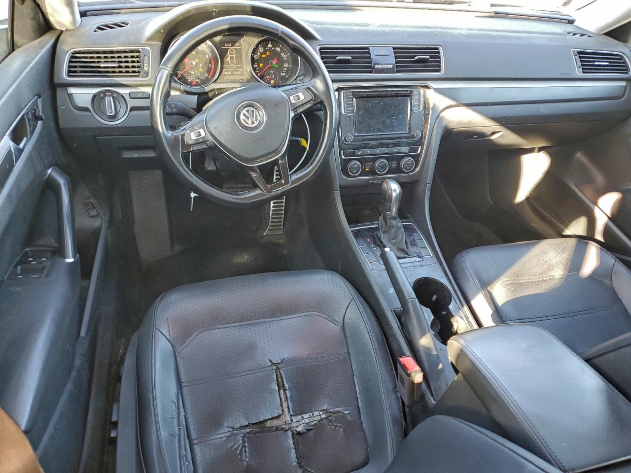 Volkswagen Passat S Image 5