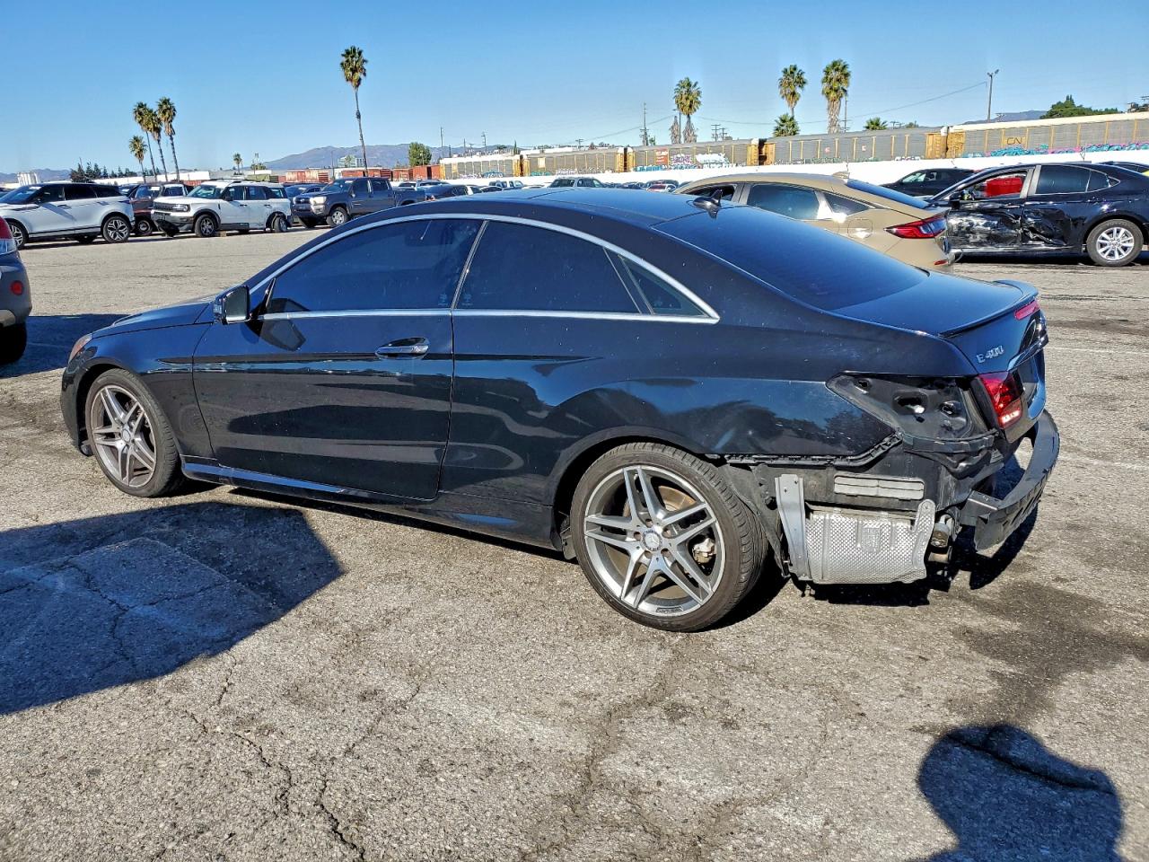 Mercedes-Benz E-Class 400 Image 12