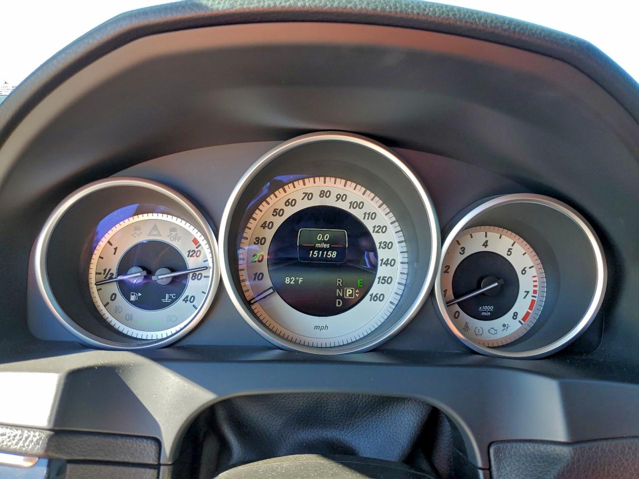 Mercedes-Benz E-Class 400 Image 6