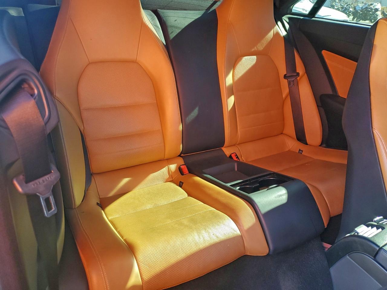 Mercedes-Benz E-Class 400 Image 8