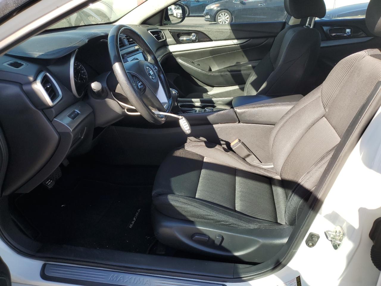 Nissan Maxima 3.5s Image 9