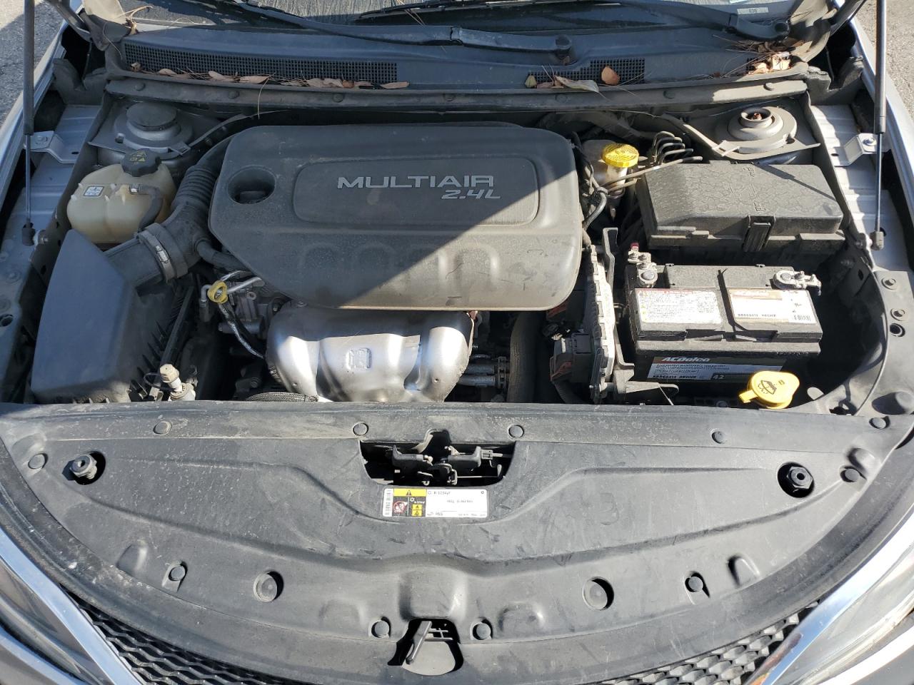 Chrysler 200 Limited Image 9