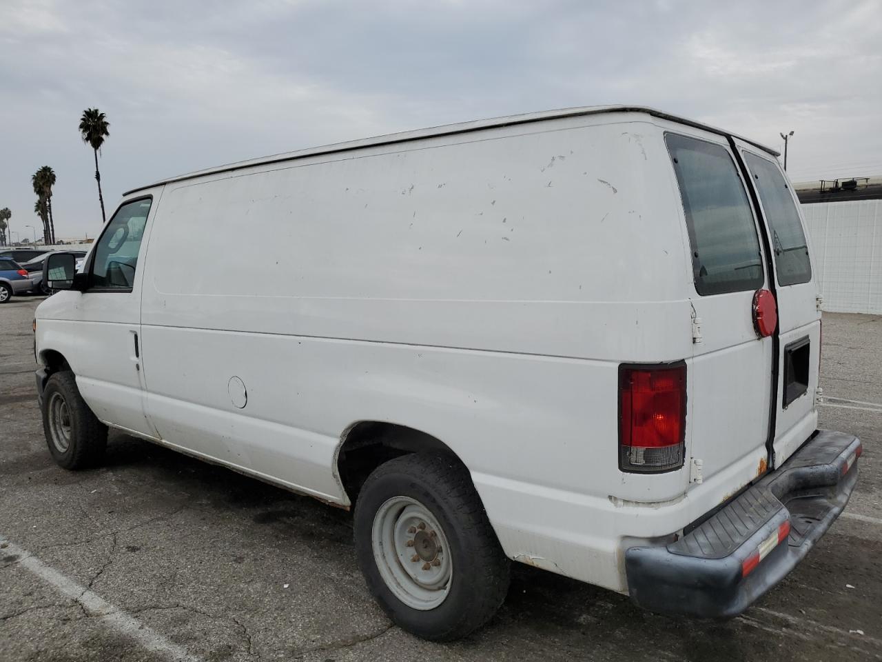 Ford Econoline E150 Van Image 5