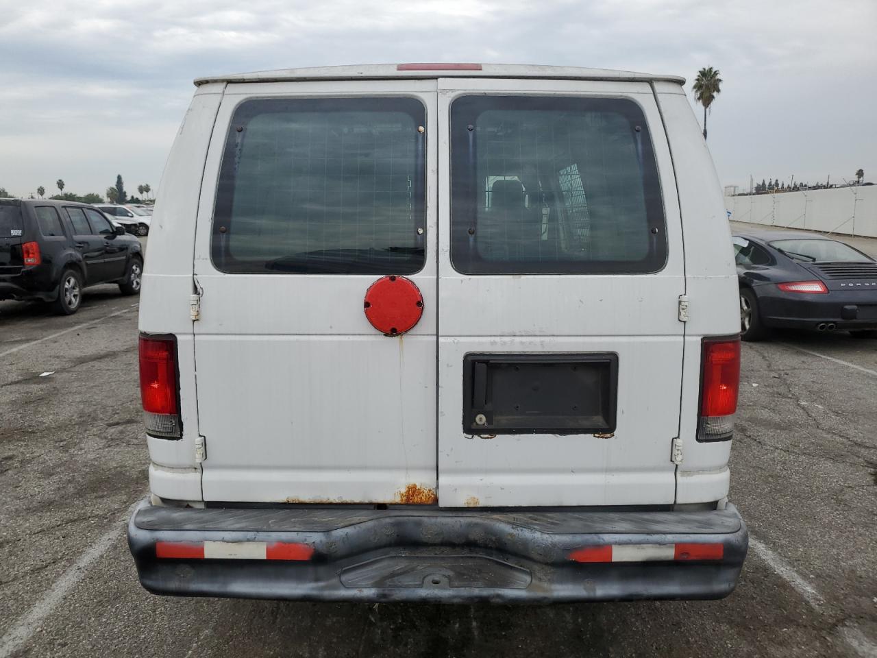 Ford Econoline E150 Van Image 3